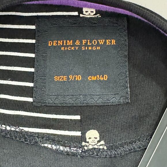 Kids Halloween Trick or Treat Shirt Size 9/10 Black Gray Skeleton Pumpkin Design - Picture 5 of 11